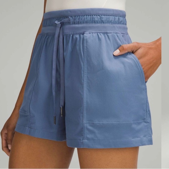 Lululemon Dance Studio High Rise Short 3.5” women’s size 2 - Picture 2 of 8